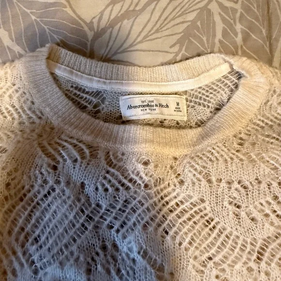 Vintage Abercrombie Cream Lace Sweater - Picture 6 of 9